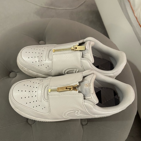 Nike Airforces with Zipper - Picture 2 of 3